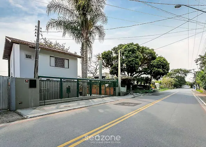 Bela casa frente mar em Santo Antônio CDA1647